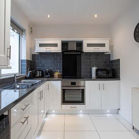 Refurbished Home, 8 Mins To Cc 贝尔法斯特 外观 照片
